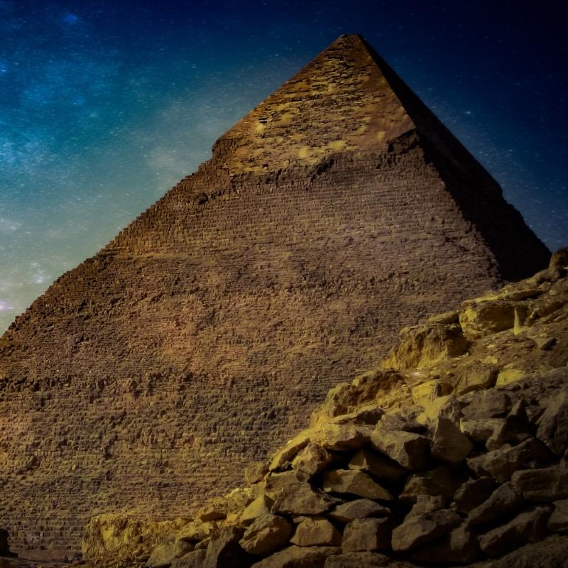 Mısır Piramitlerinin Mimarisi ve Mühendisliği
